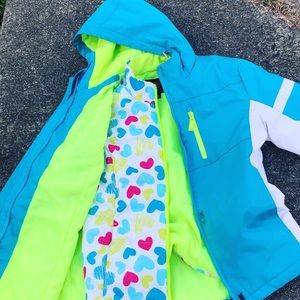 I’m selling a kids winter coat